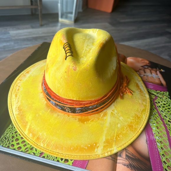 FEDORA BRIM Vibrant Yellow Hat (Worn Once) Size L - Picture 2 of 3